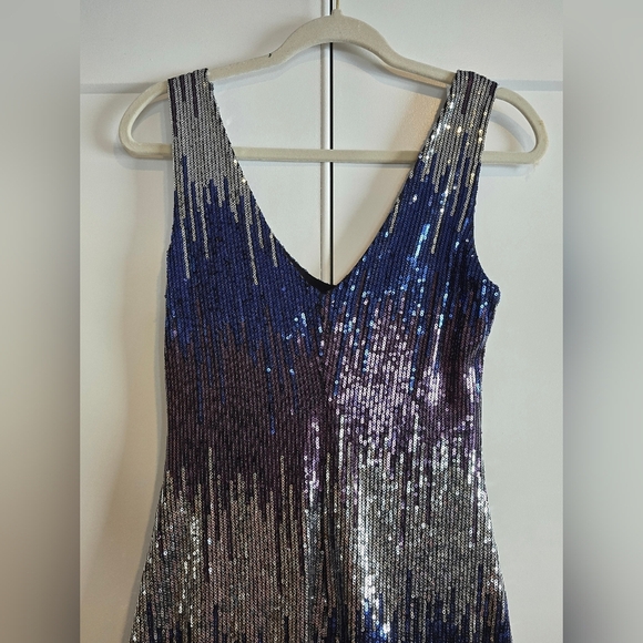 Elegant Sequin Dress in Blue and Silver Size Small - Picture 7 of 7